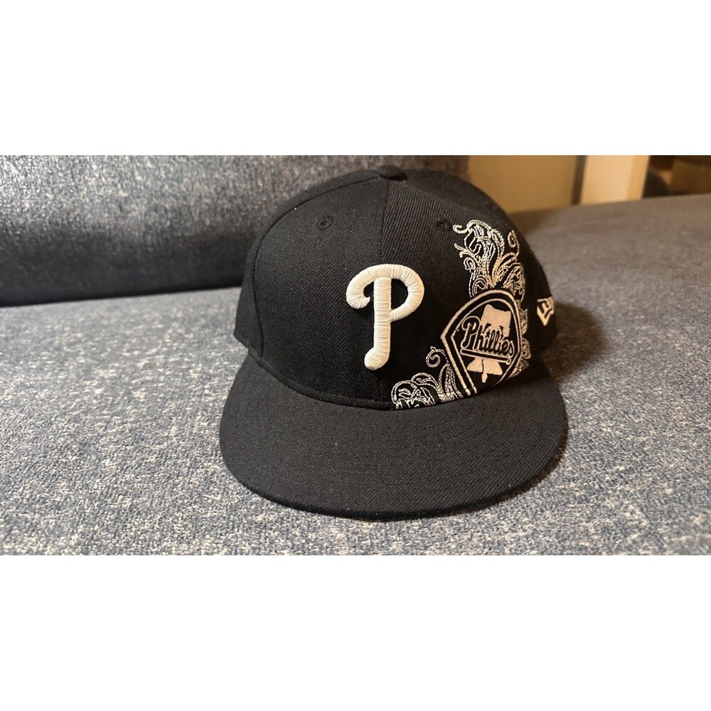 Era 59FIFTY Philadelphia Phillies Black Bandana Paisley Fitted Hat 7 1/2